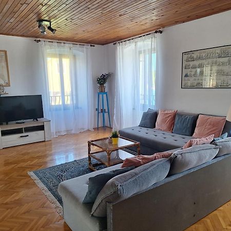 Two-Bedroom Apartment With Sea View,Big Terrase And Garden Stari Grad  Esterno foto