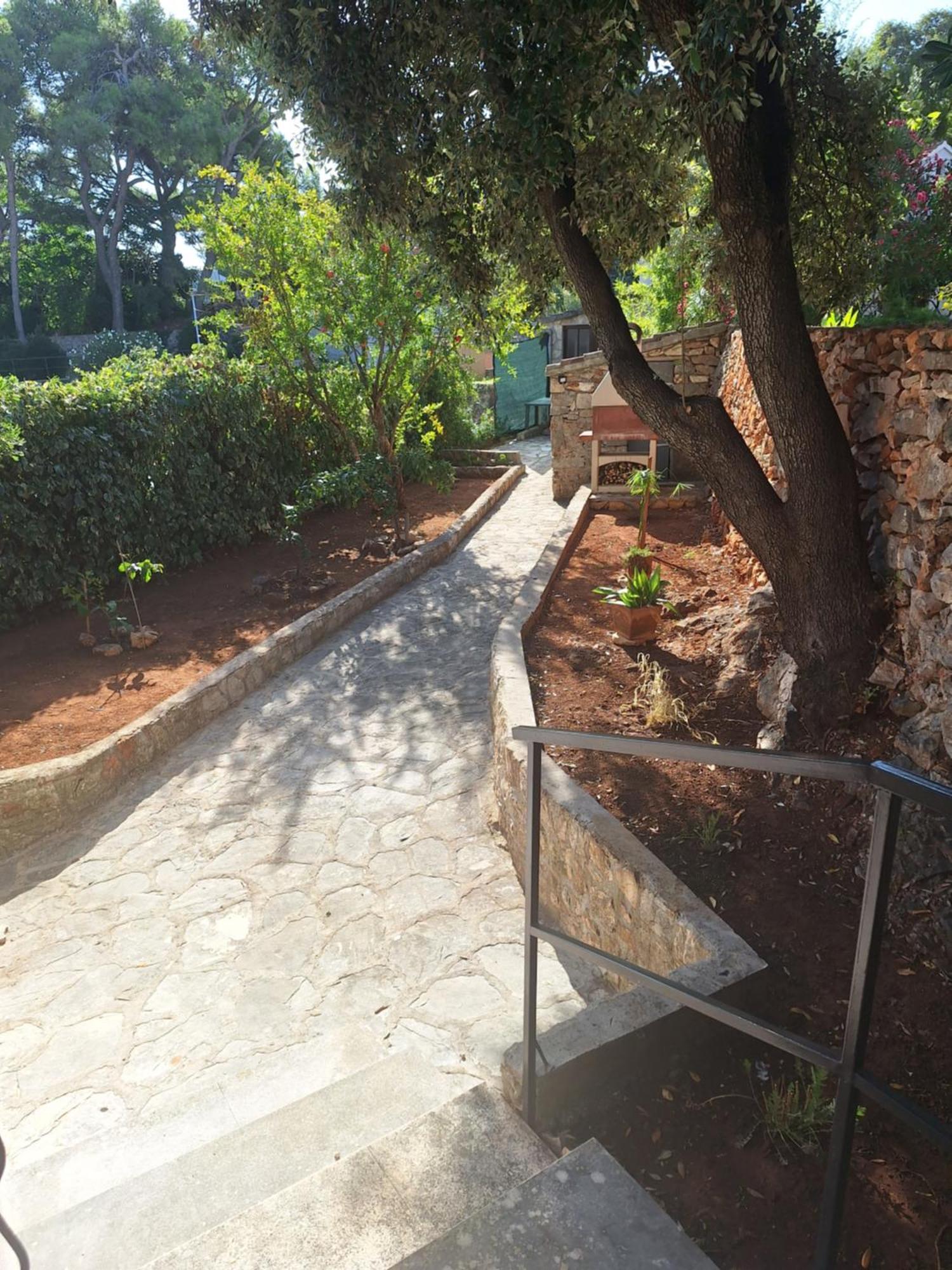 Two-Bedroom Apartment With Sea View,Big Terrase And Garden Stari Grad  Esterno foto